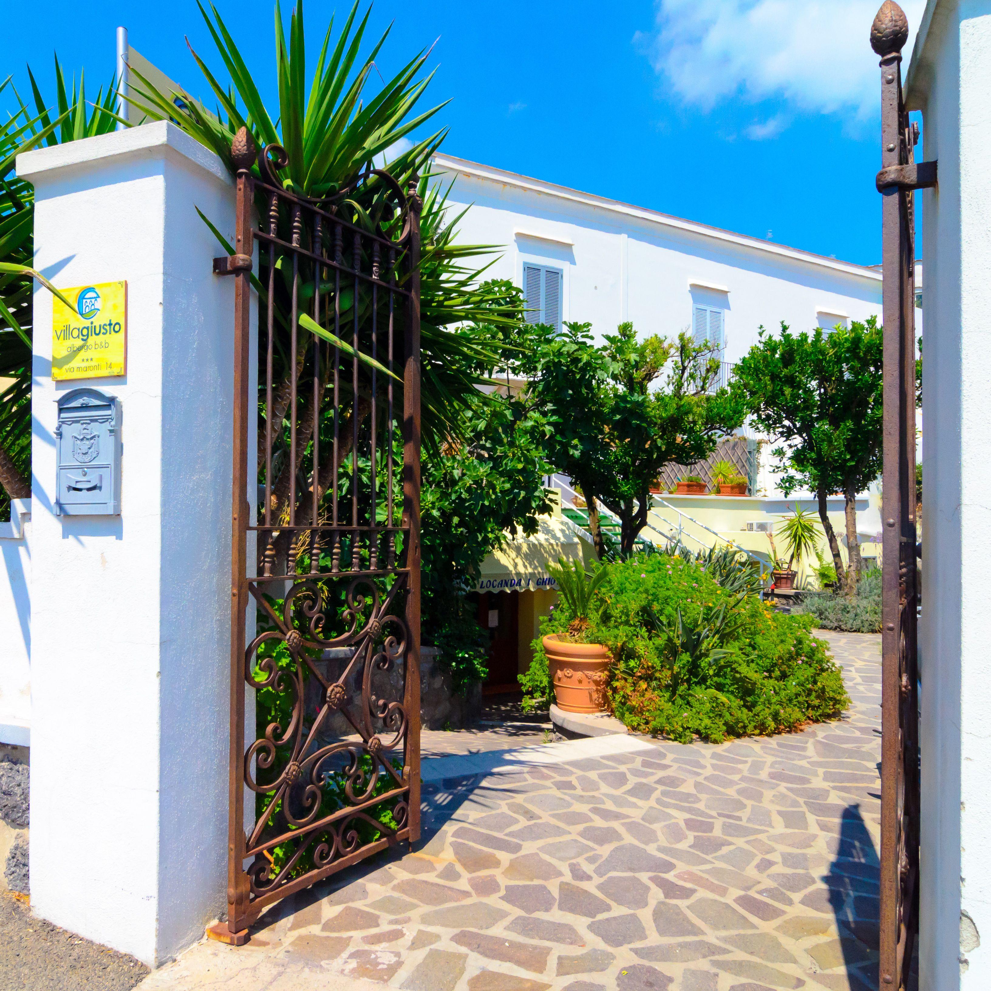 6 Hotel Centrali vicino al Museo del Mare di Ischia da Valutare